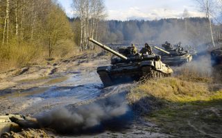 Ruští propagandisté reagují na zásilku tanků pro Ukrajinu: Podle nich jde o svatou válku a rehabilitaci nacismu