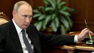 Putin na lécích a steroidech: Špion přichází s tvrzením, že šéf Kremlu započal válku kvůli medikaci