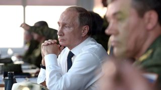 V kritickém momentu může Putin nařídit vojákům provedení konečného tlaku