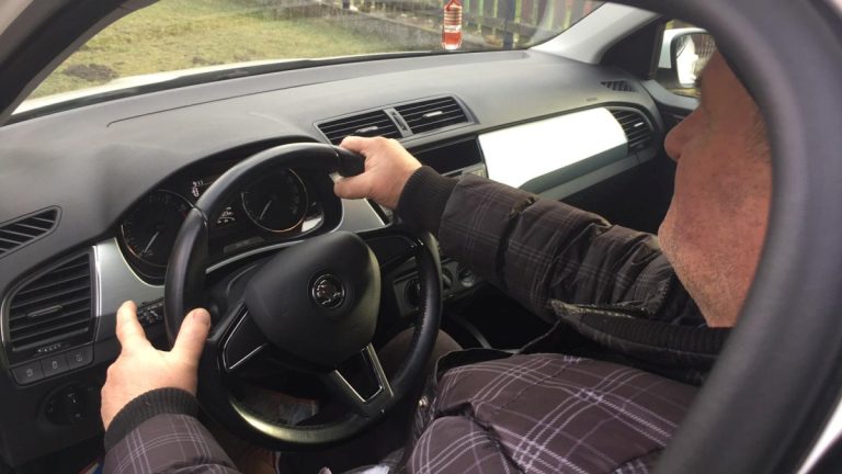 auto ridic znacky rizeni