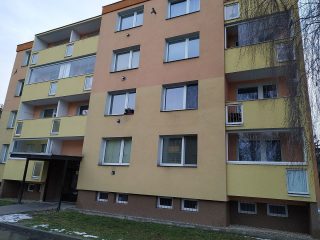 Hypotéky jsou v Česku jen pro bohaté. Lidé musí mít k jejich získání často příjem nad 100 tisíc korun