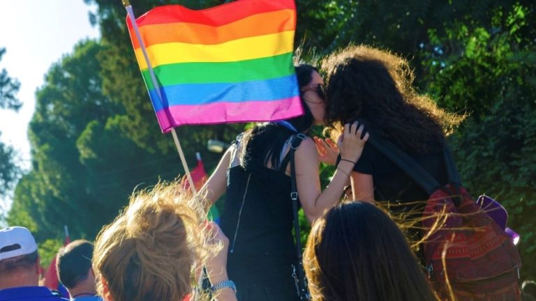 Strach z útoků: Menšiny se bojí o své životy. Vládu to ale nezajímá 1 homosexualove
