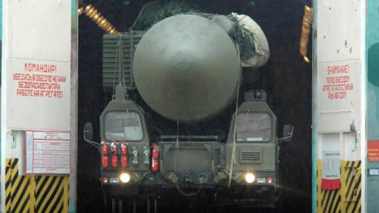 Putin zastrašuje Západ: Připravuje start rakety Satan 2 1 jaderna raketa sarmat rusko