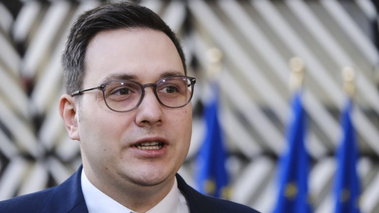 Česko už si od Ruska nenechá nic líbit. Po Moskvě chce desítky milionů korun 1 jan lipavsky