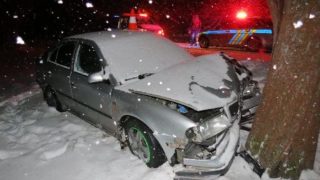 Do Česka se naplno vrací tuhá zima: Řidiči by měli dát pozor na bílou tmu