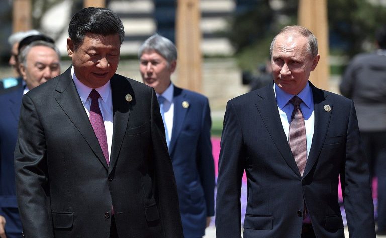 Putinovi nejde na ruku jen Bělorusko. Vzniká nebezpečná spolupráce s dalšími zeměmi 1 vladimir putin si tin pching xi jinping rusko cina