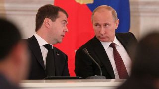 ,,Hrozba jaderného konfliktu nepominula. Naopak se zvýšila,“ říká exprezident Ruska Medveděv
