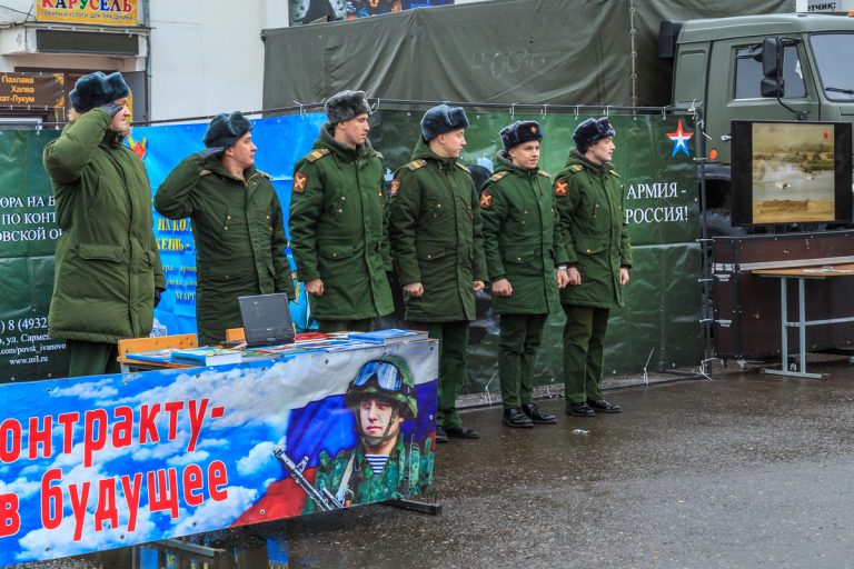 Další mobilizace začala: Putinovi branci mají změnit průběh války. Úřady lákají na štedré odměny 1 nabor rusko