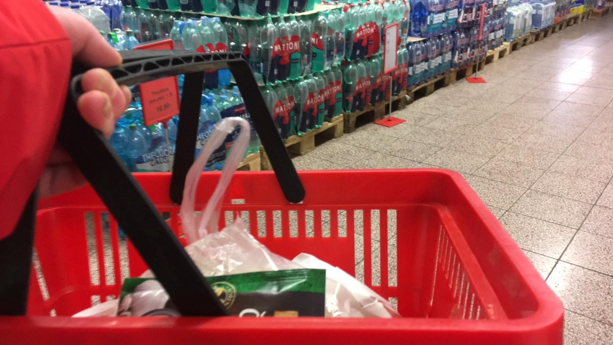 Nový řetězec v Česku si získává na oblibě. Otevírá prodejnu za prodejnou, zboží má za poloviční ceny