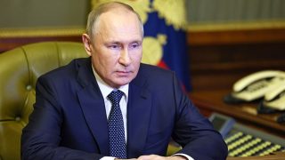 Rusko je v nebezpečí, ohrožena je suverenita země, varuje Putin