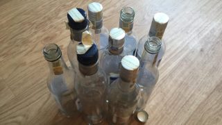 Putinova vodka, na které šéf Kremlu vydělává, je na Západě stále dostupná