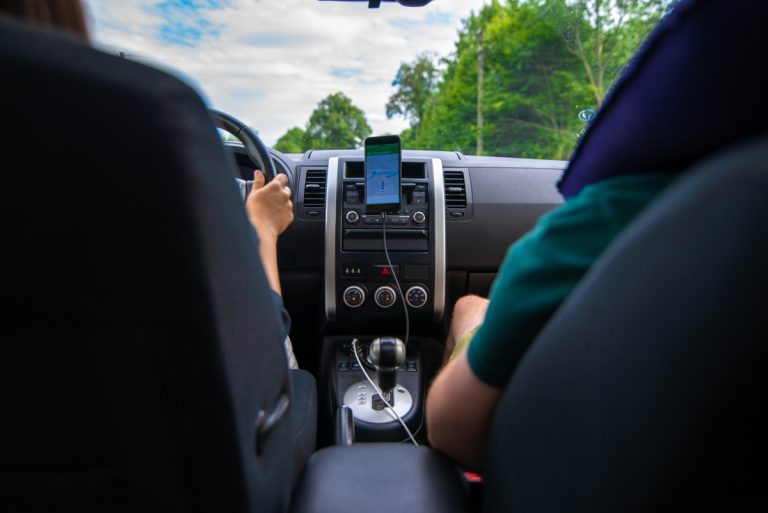 auto navigace telefon