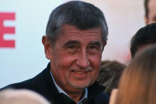 Fialova vláda v průzkumech troskotá. Kdyby nyní proběhly sněmovní volby, vyhrálo by Babišovo ANO