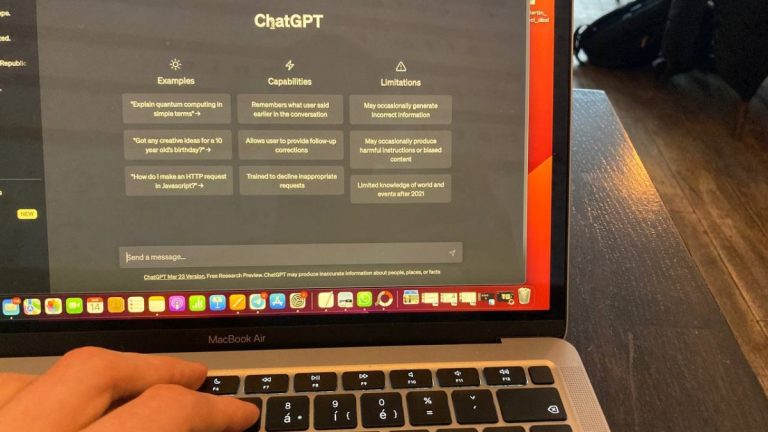 Výplata v řádu statisíců korun: Umělá inteligence přinesla novou pracovní pozici, kterou zvládne téměř každý 1 chatgpt