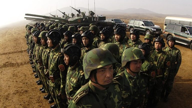 Nebezpečí na Ukrajině není jediné: Čína chystá válku světových rozměrů 1 cina armada tanky