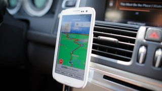 Za použití navigace s hlášením o radarech můžete v Německu dostat pokutu až 2500 Kč. V Belgii za to dokonce hrozí vězení