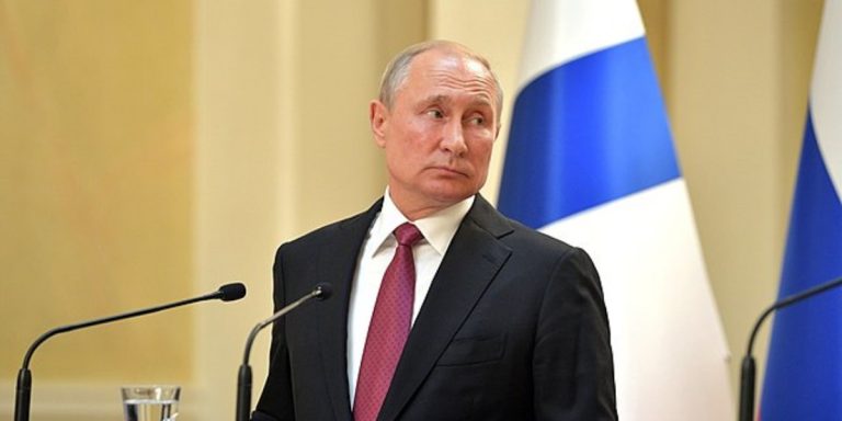 putin finsko vlajka