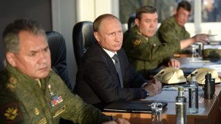 Rusové se zalekli. Chtějí přesvědčit Putina k defenzivě