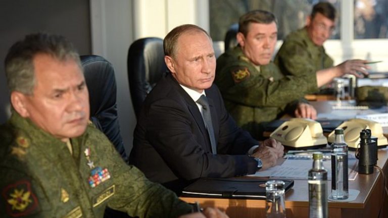 Rusové se zalekli. Chtějí přesvědčit Putina k defenzivě 1 putin sojgu vyhlidka