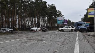Ukrajinci už znají ruské taktiky. Sami se snaží Putinovu armádu zaskočit, například dopravními zácpami