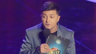 Teď prezident ve válce, dříve komik hrající penisem na piano: Zelenskyj měl v minulosti všelijaká vystoupení