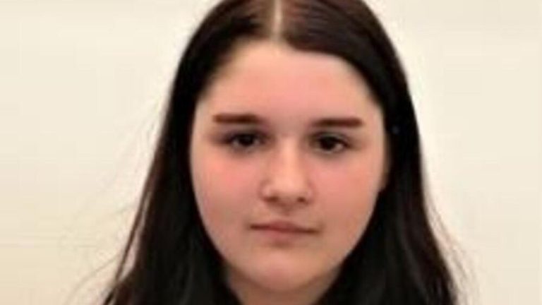 Po 14leté dívce se slehla zem. Naposledy se vracela od babičky, nyní ji hledá policie 1 zuzana foltynova pohresovana edited