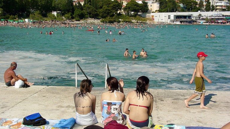 chorvatsko dovolena leto more plaz koupani opalovani