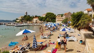 Češi v Chorvatsku se nestačí divit. Novou daň za návštěvu země platí jako na běžícím páse. Vyhnout se tomu jde jen stěží