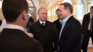Putin napadl Ukrajinu kvůli radám svého kamaráda, tvrdí ruští novináři