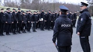Zaběhnout pár metrů a udělat několik kliků nestačí. Mladík ukázal, co obnáší přijímací testy k policii. Součástí jsou i psychologické testy