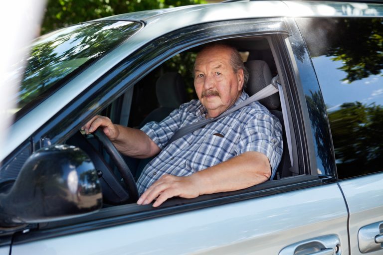 Po dálnici jezdil zcela zadarmo: Senior našel díru v systému a rozhodl se jí pořádně využít 1 senior auto ridic