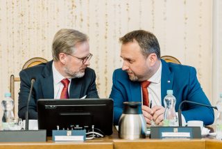 Vláda u veřejnosti nemá pochopení. Většina lidí s úspornými opatřeními nesouhlasí