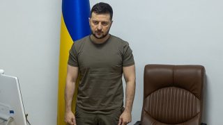 Ukrajinská protiofenziva se odkládá. Zelenskyj podle vlastních slov potřebuje na útok více času