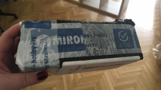 Policie varuje: Pokud vám přijde tato zásilka, rozhodně ji nepřebírejte. Podvodníci vás tím mohou připravit o spousty peněz