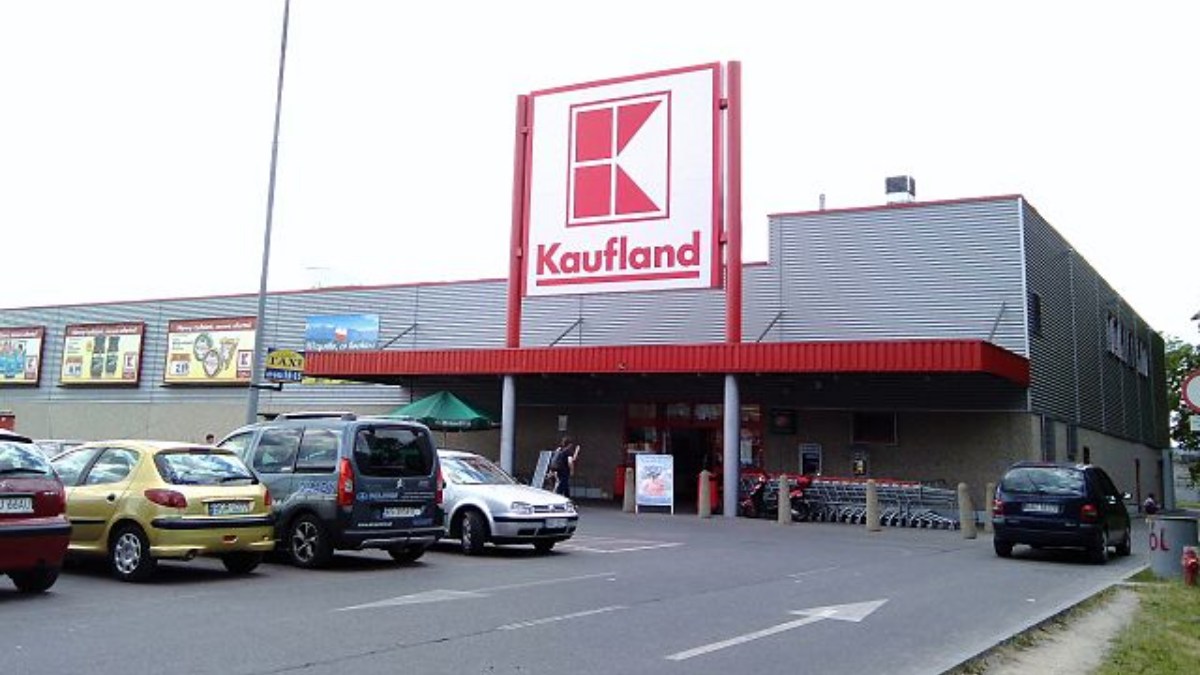 Kaufland začal prodávat potraviny s monstrózní slevou. Češi jsou štěstím bez sebe, takovéhle ceny neviděli léta