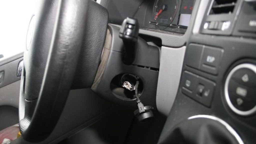 auto volant klic automobil