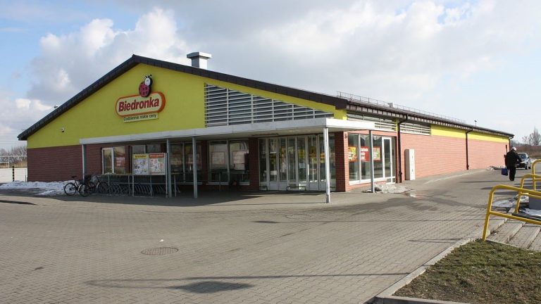 Za levnými nákupy už nemusíme do Polska. Někteří budou mít Biedronku pár kilometrů za domem 1 biedronka obchod supermarket polsko