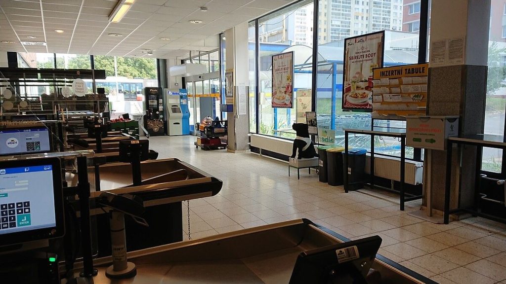 obchod pokladny kasy prodejna supermarket