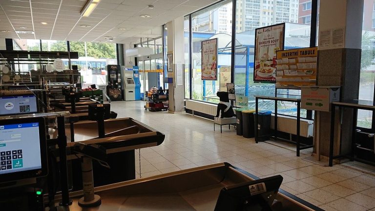 obchod pokladny kasy prodejna supermarket