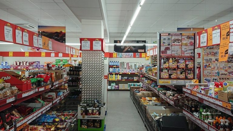 Varování: Koupili jste si jednu z těchto oblíbených potravin? V žádném případě je nejezte. Je to hazard s vlastním zdravím 1 obchod supermarket nakupy regaly potraviny akce