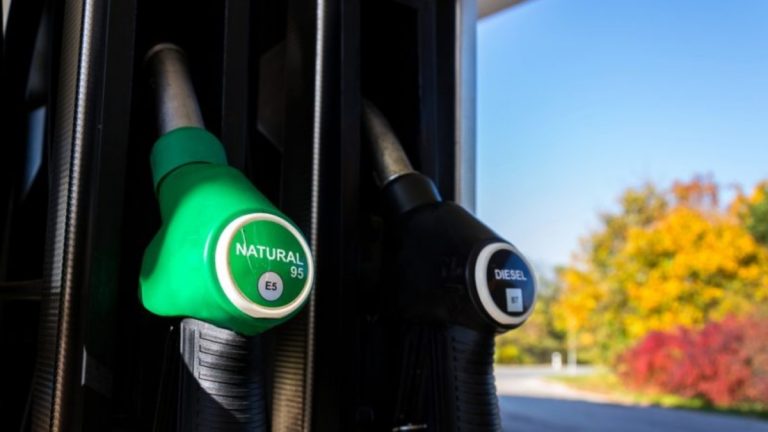 Benzín za 95 Kč/1 litr. No nekupte to. Podle čerpací stanice nejde o chybu 1 tankovani pumpa nafta benzin