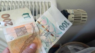 Kdo bude v zimě topit jedním z těchto způsobů, zaplatí tučný poplatek. Stát ho bude chtít zaplatit bez diskuze