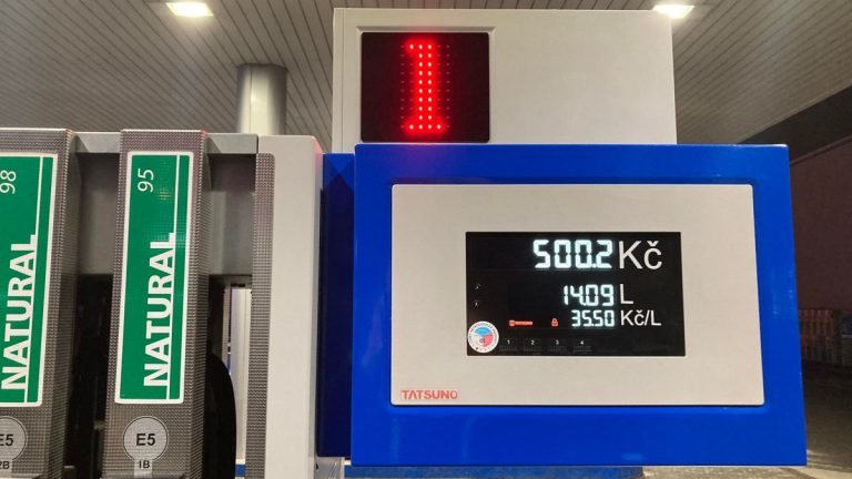 Zobrazování cen paliv na čerpacích stanicích se změní k nepoznání. Vyznáte se vůbec v tom, kolik natankujete? 1 benzin nafta pumpa tankovani