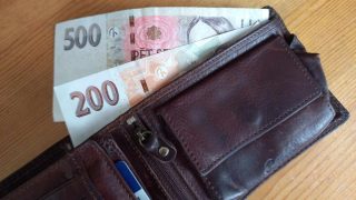 Důchodci to ještě neví, ale už v červenci 2024 přijdou hromadně o peníze. Stát už o všem rozhodl