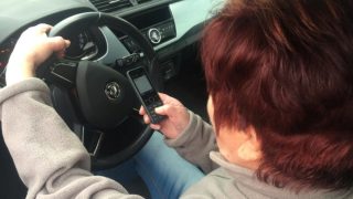 Pozor: Pokud vám podobnou SMS zprávu poslal váš příbuzný, přijdete během chvíle o peníze. Žena z Přerovska přišla o 140 tisíc
