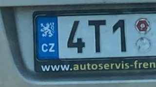 Máte na autě tuto SPZ? Čeká vás brutální pokuta 10 000 Kč a zákaz řízení na 1 rok. Policie je nelítostná