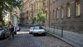 Vlastníte staré auto? Automobilka vám ho za pár korun opraví a vylepší. Kdo se neozve, ten bude dál jezdit bezcennou ojetinou