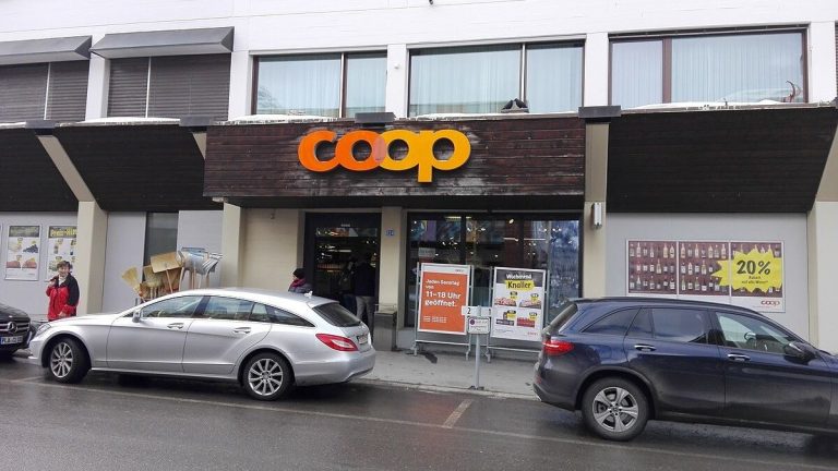 V obchodu COOP se našly odporné věci. Lidé vůbec nechápou, že tam chodili nakupovat. „To už snad nemyslí vážně,“ říkají zákazníci 1 coop prodejna obchod