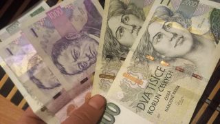 Máte zřízený bankovní účet? Vaše banka vám za to vyplatí štědrou odměnu. Jde o tisíce korun gratis