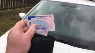 Statisíce českých řidičů letos přijde o svůj řidičák. Musí navíc urychleně konat, jinak se mohou dostat do křížku se zákonem